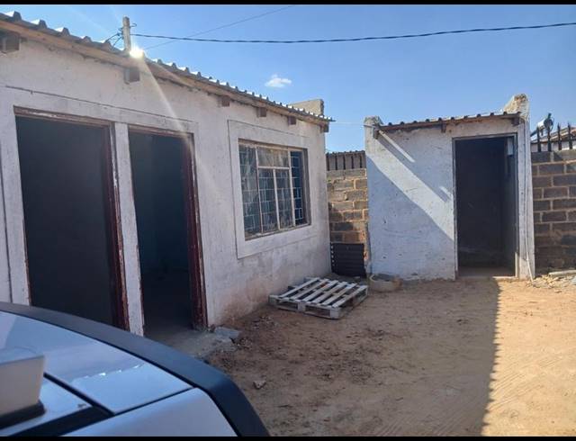 5 BEDROOM HOUSE FOR SALE IN LEHAE